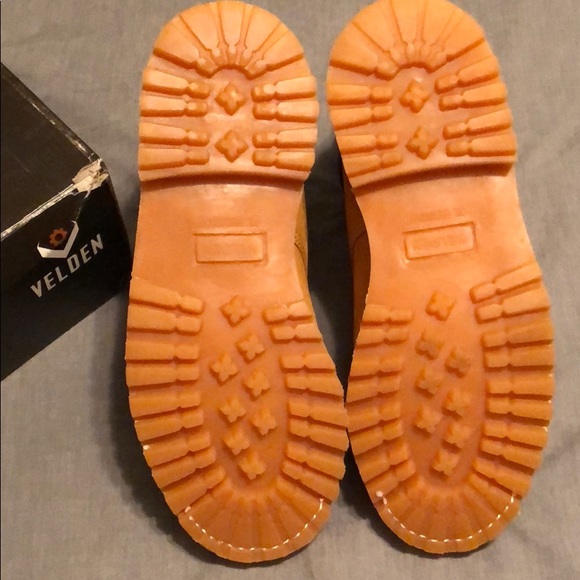 Work boots - Picture 3 of 3